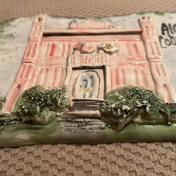 Jenise NcCardell Algiers Courthouse New Orleans, Louisiana - Picture 2 of 7